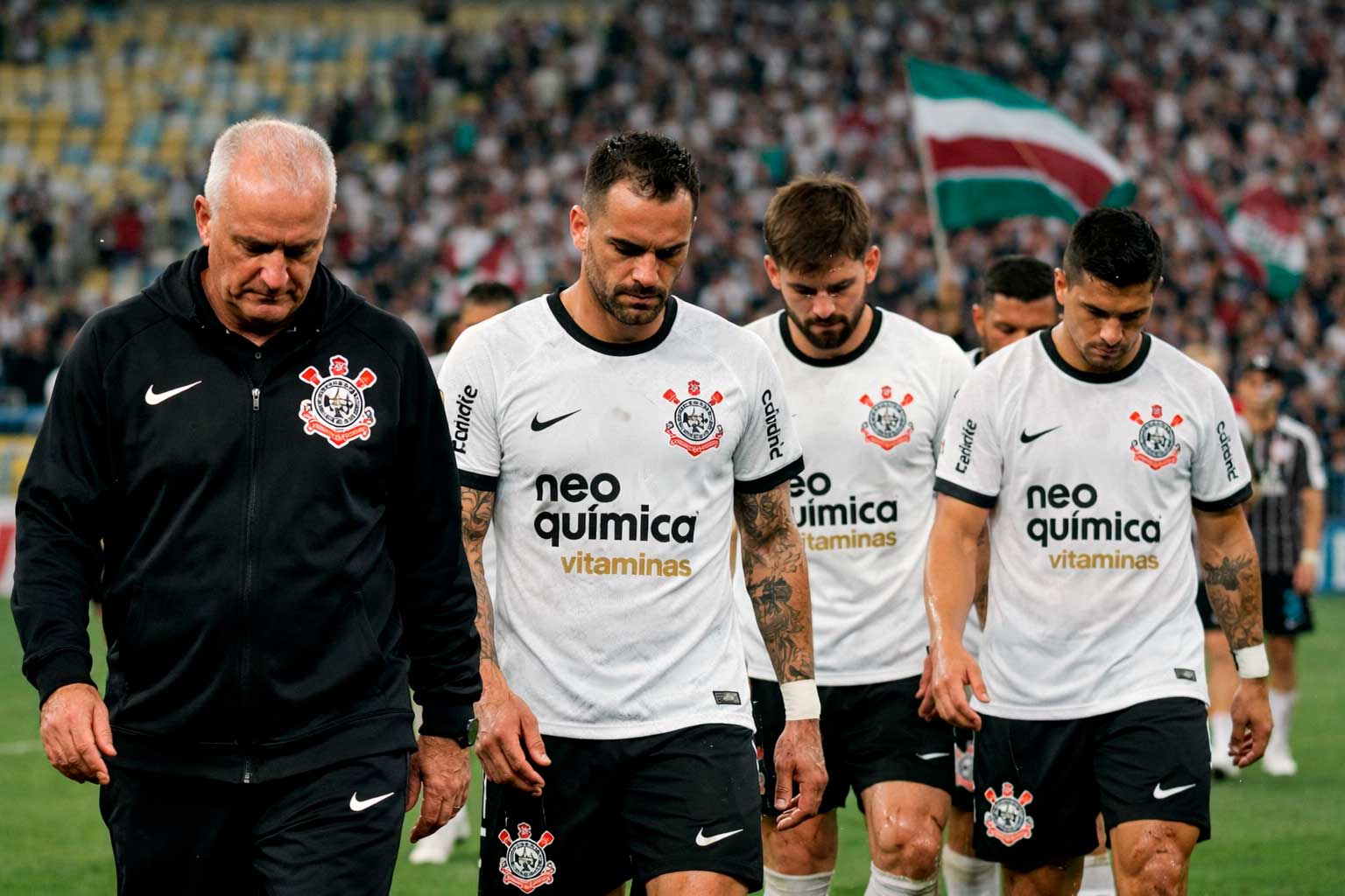 Corinthians perde para o Fluminense, se complica no Brasileirão e vê pressão sobre Dorival Júnior aumentar Corinthians perde para o Fluminense, se complica no Brasileirão e vê pressão sobre Dorival Júnior aumentar