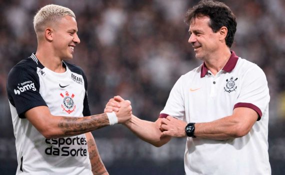 Kaike agradando Fernando Diniz